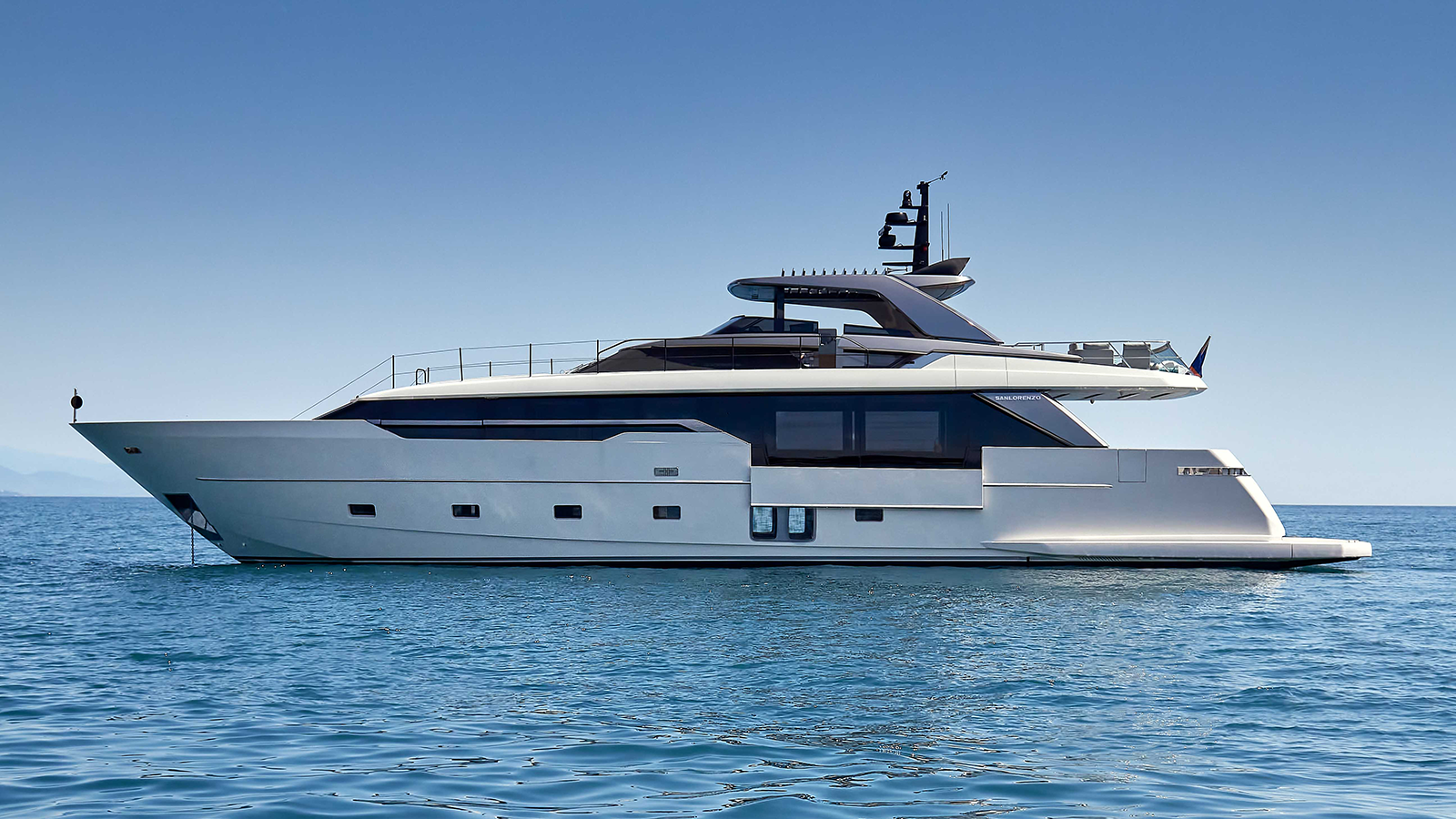 Fraser lists Azimut motor yacht Pacific Pearl for sale